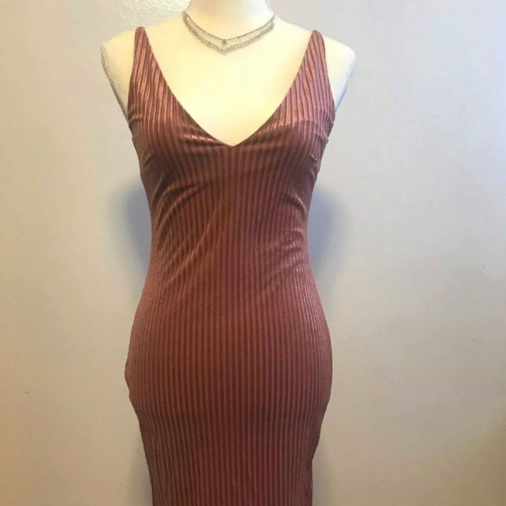 Mauve Ribbed Velvet Bodycon Dress V-NecklineSMALL